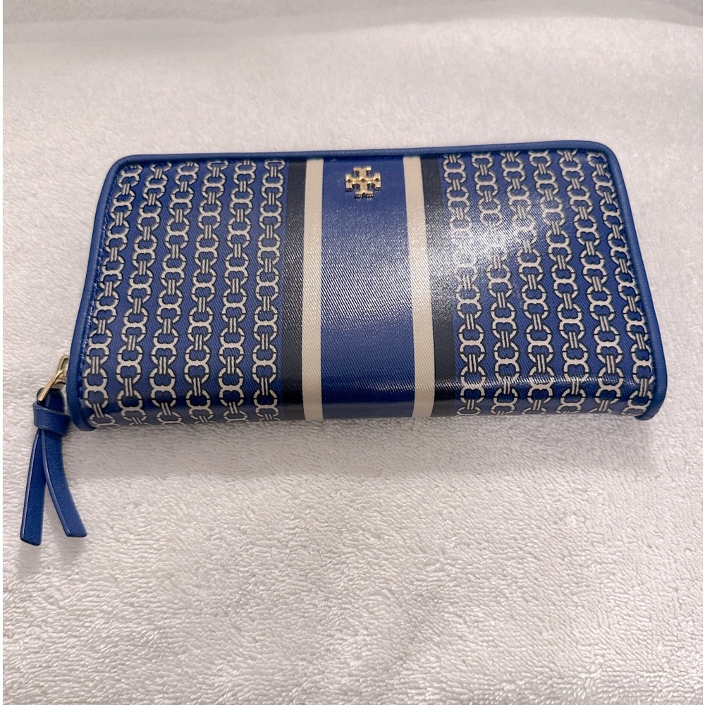 Tory Burch zippy wallet